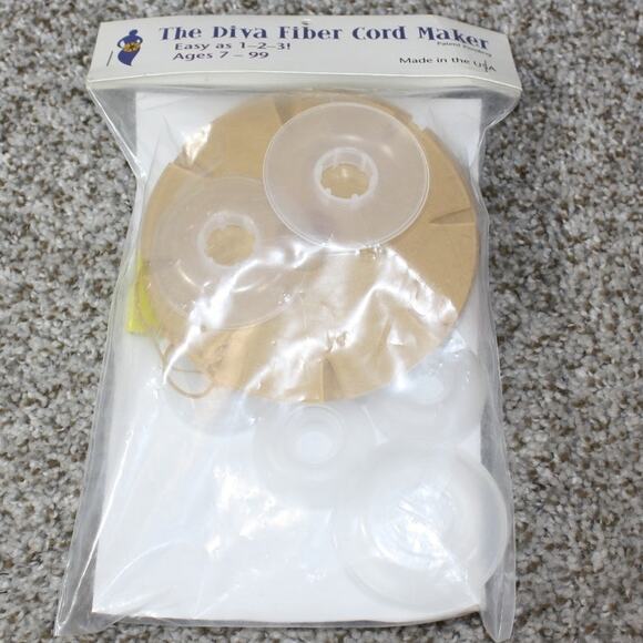 The Diva Fiber Cord Maker Kit - New - Picture 6 of 6